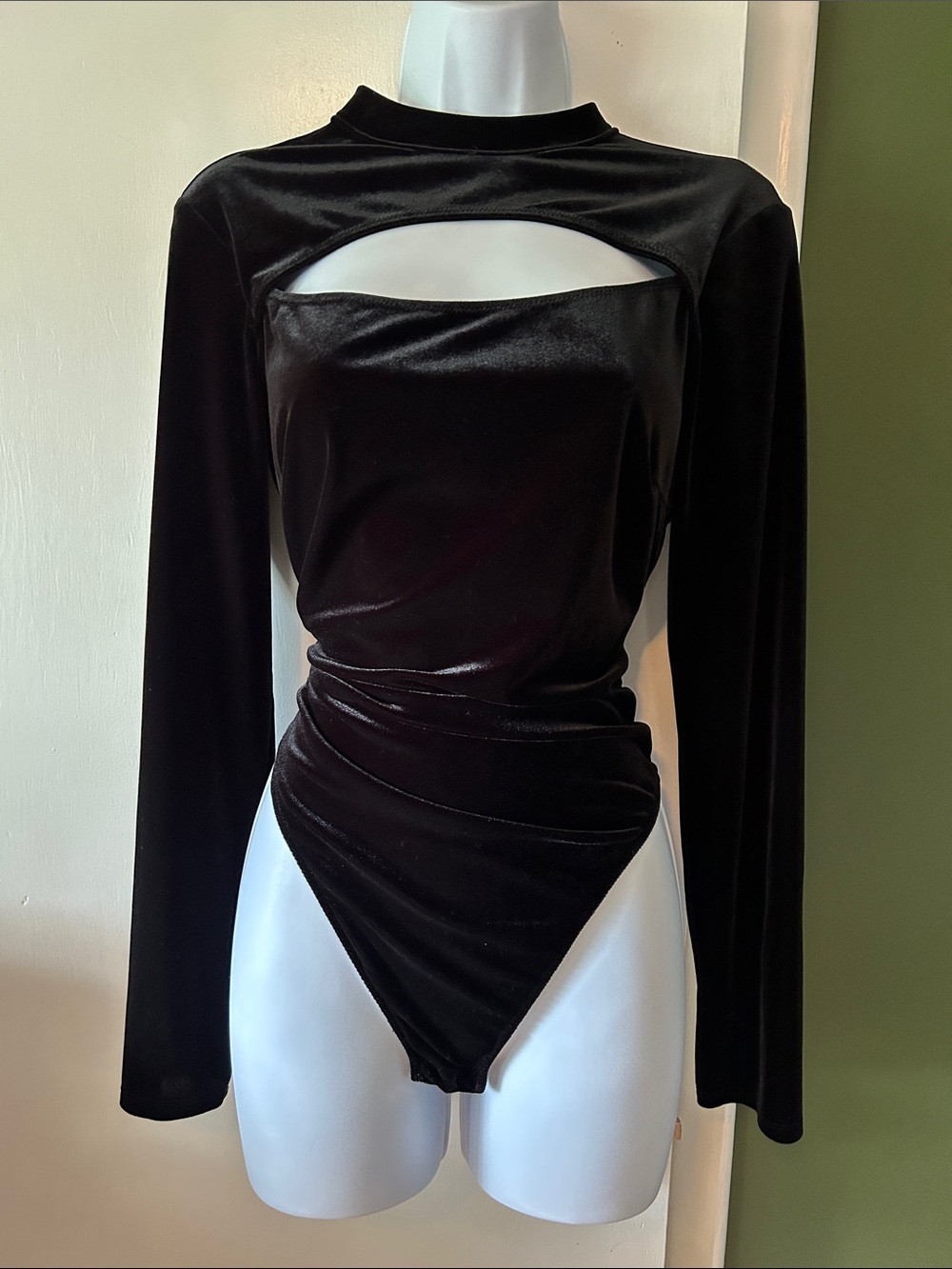 La Senza - Black Velvet Long-Sleeve Cutout Bodysuit